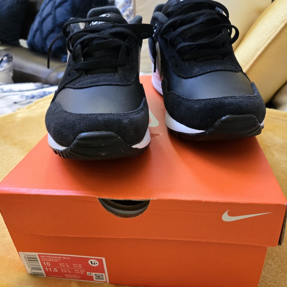 Nike Black and White Sneakers